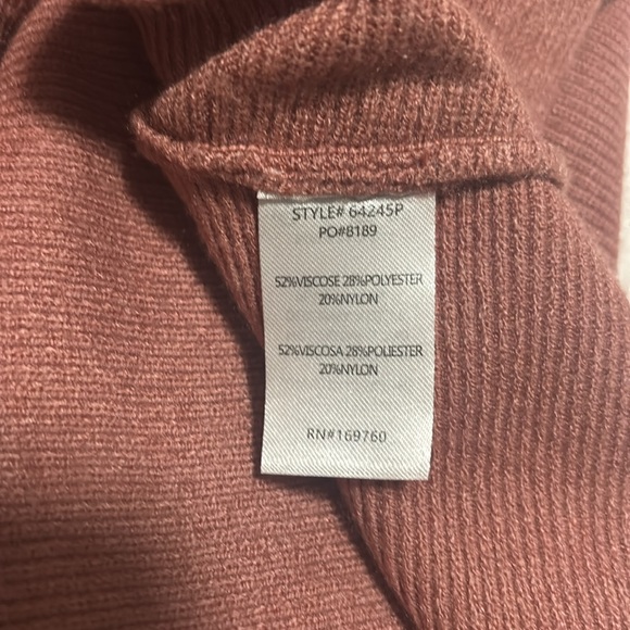 NEW Soft Luxurious Ribbed V-Neck Women Sweater 1XL Muted Peachy Rose - Picture 5 of 5